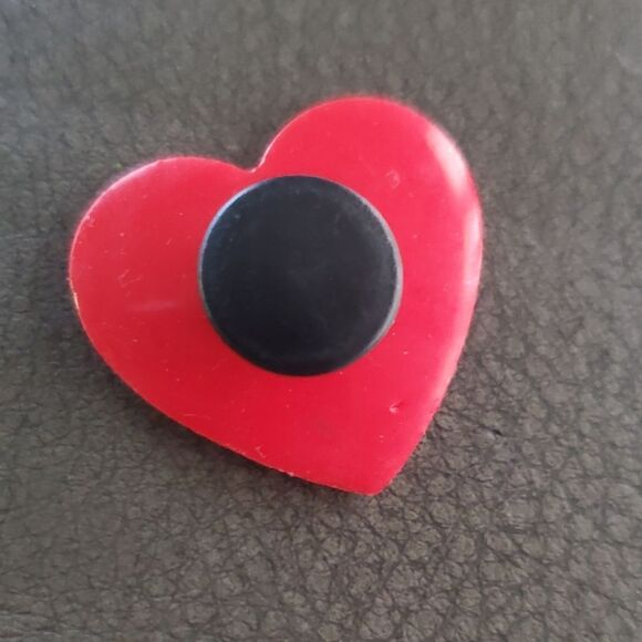 3-for-$15 Red heart crocs shoe charm. NEW. Rare. - Picture 2 of 2